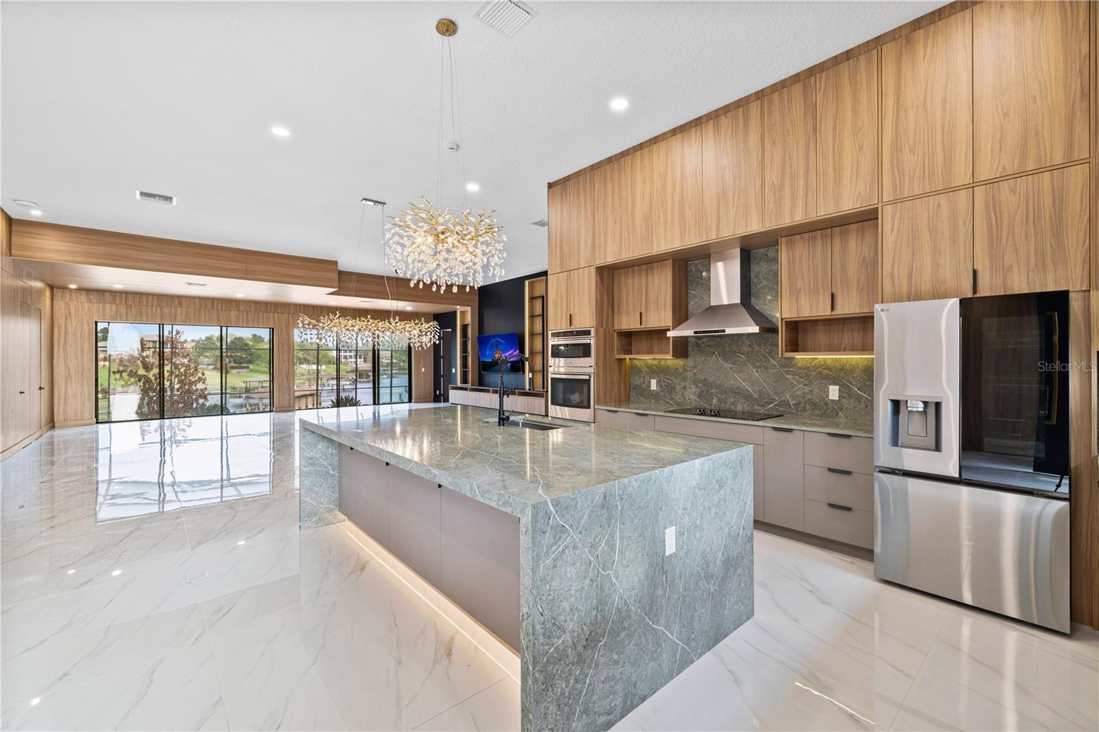 Image 17 of 78 For 812 Johns Point Drive