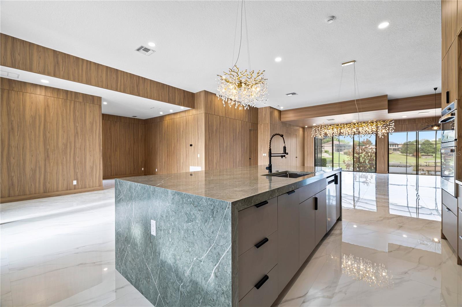 Image 18 of 78 For 812 Johns Point Drive