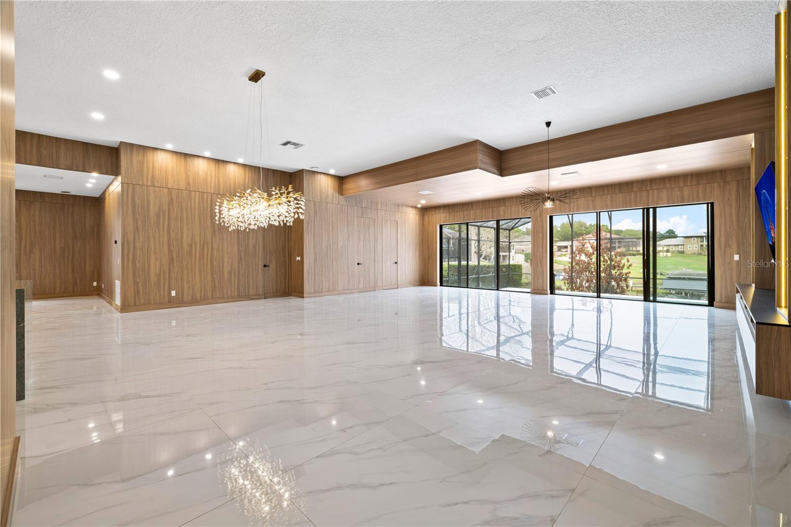 Image 20 of 78 For 812 Johns Point Drive