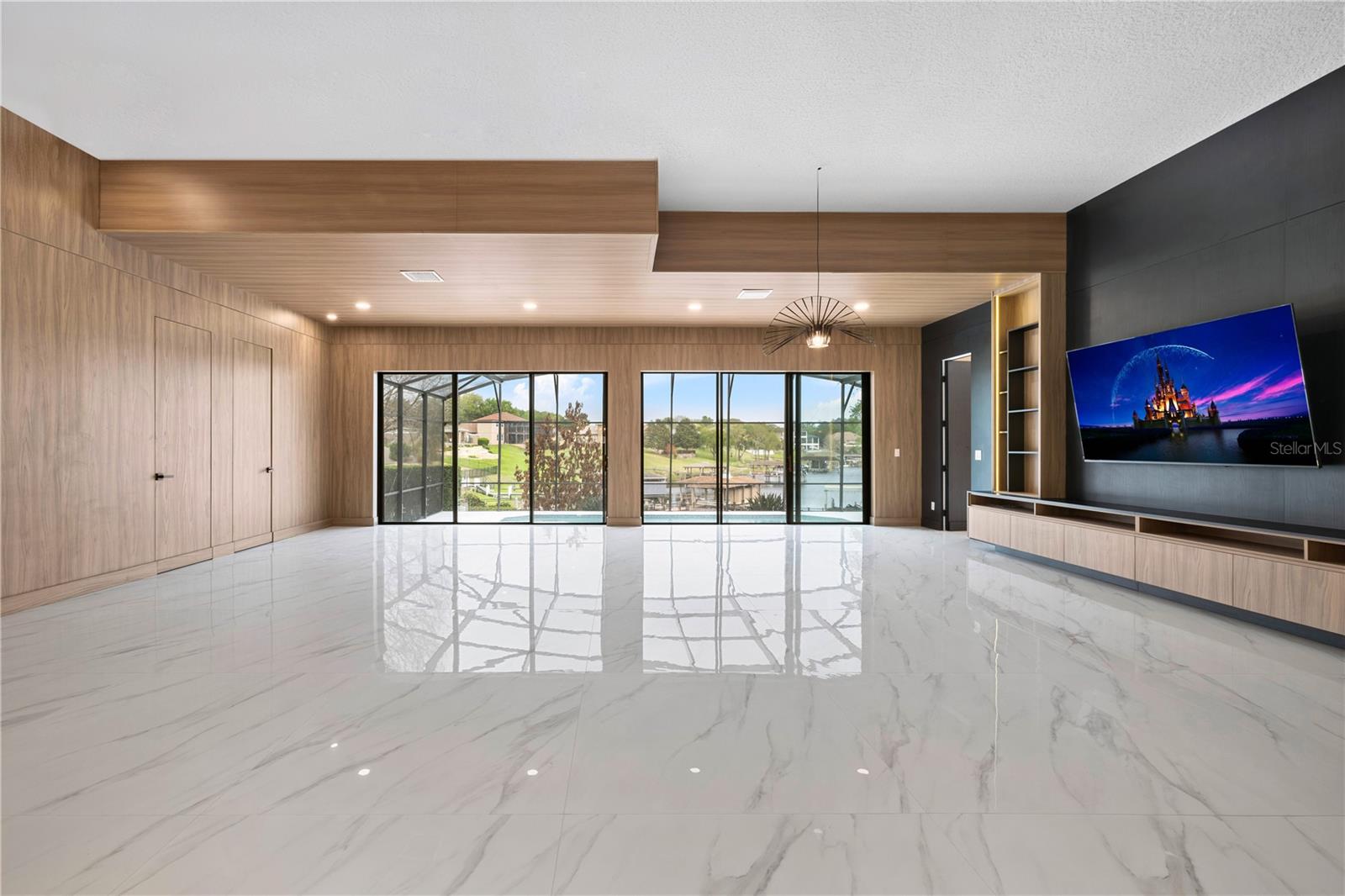 Image 21 of 78 For 812 Johns Point Drive