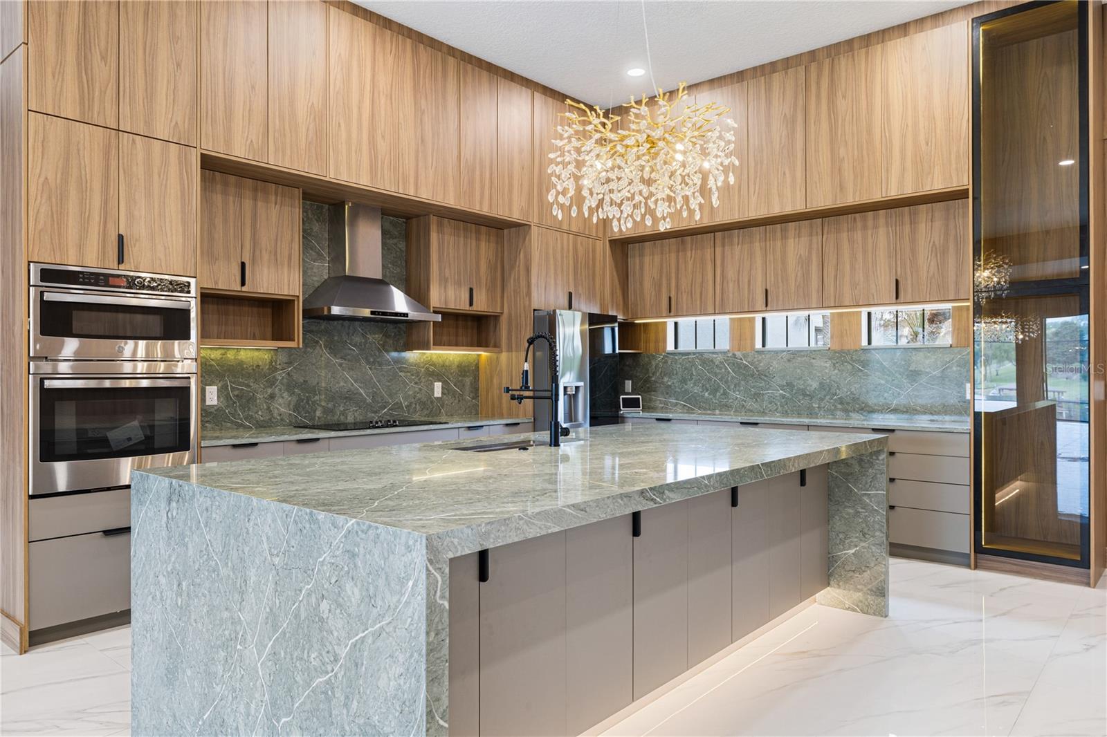 Image 23 of 78 For 812 Johns Point Drive