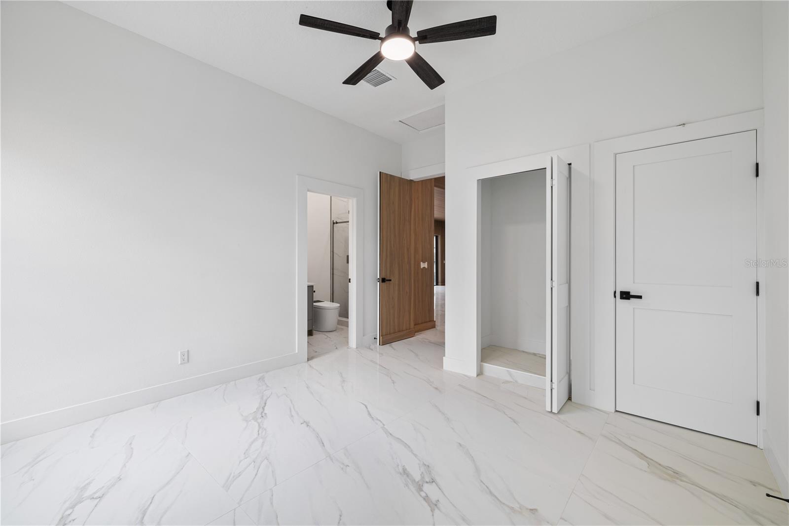 Image 33 of 78 For 812 Johns Point Drive