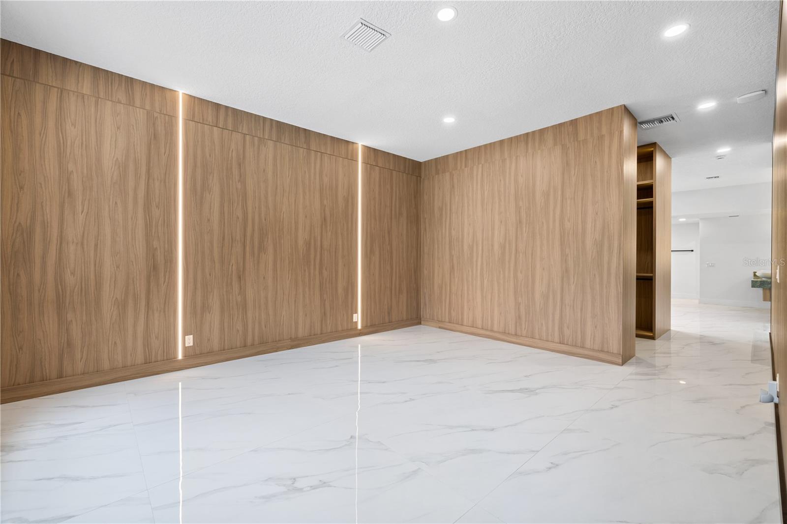 Image 38 of 78 For 812 Johns Point Drive