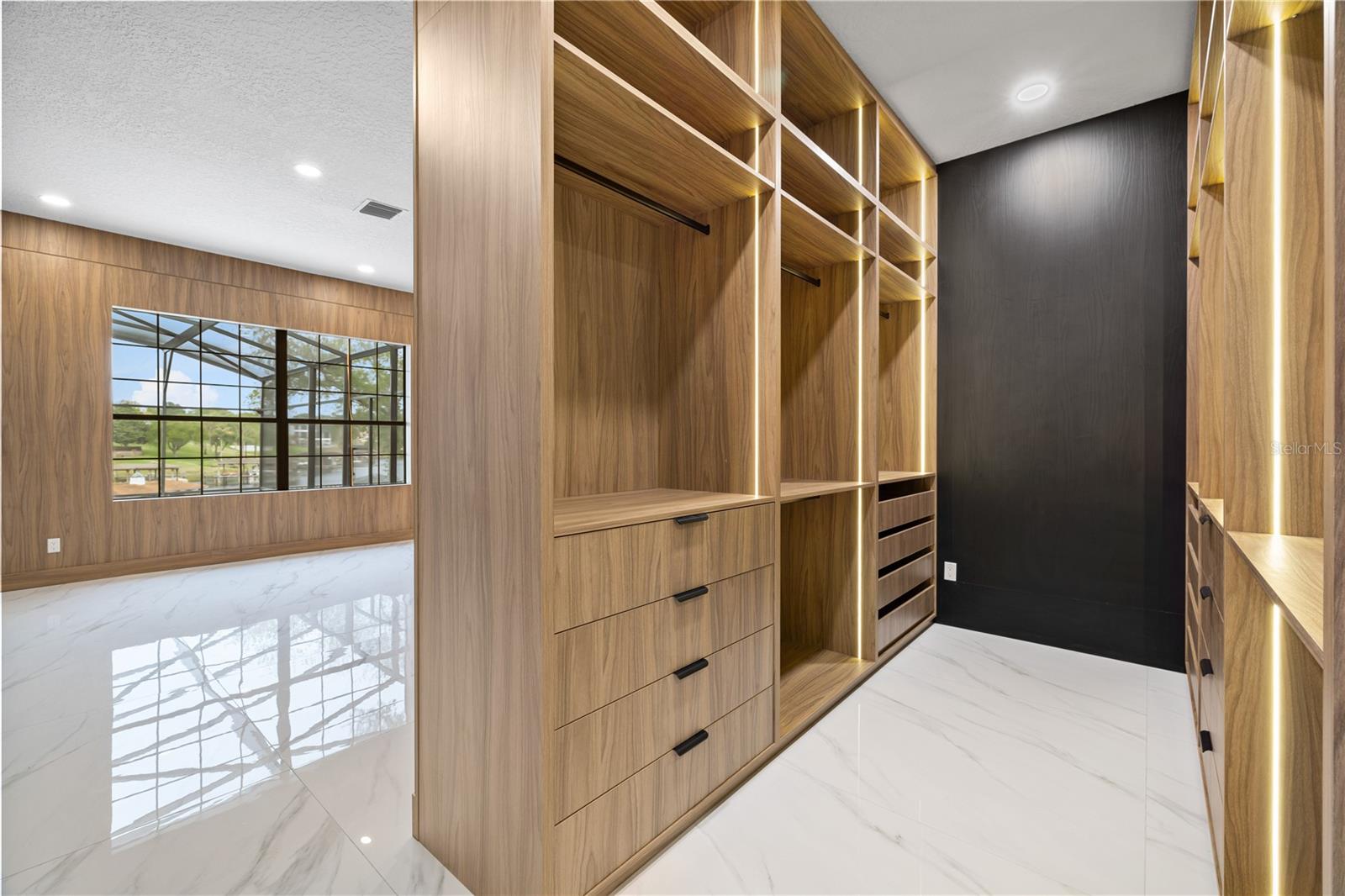 Image 41 of 78 For 812 Johns Point Drive