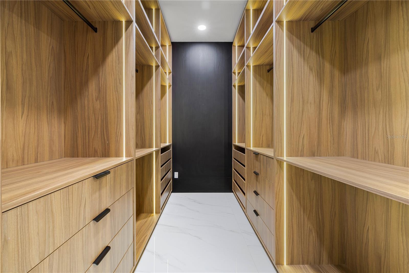 Image 42 of 78 For 812 Johns Point Drive