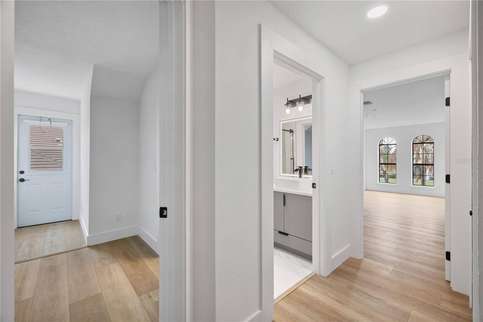 Image 52 of 78 For 812 Johns Point Drive