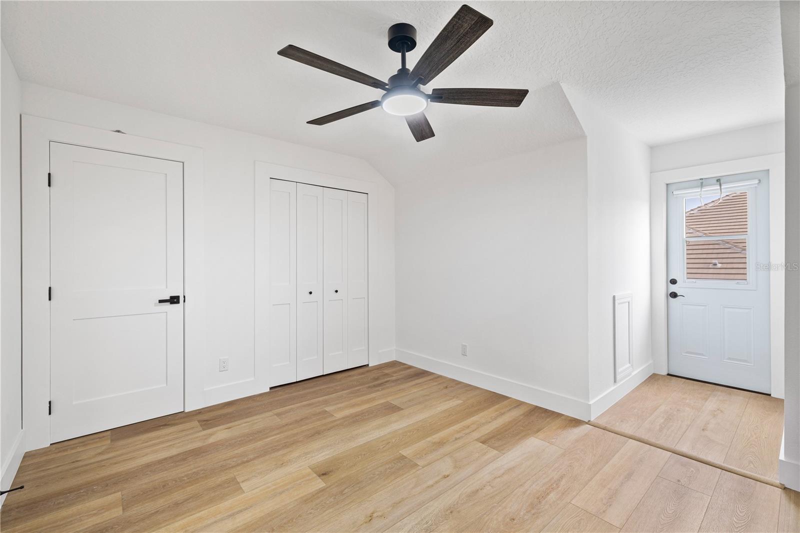 Image 68 of 78 For 812 Johns Point Drive