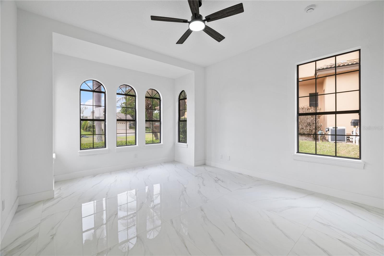 Image 7 of 78 For 812 Johns Point Drive