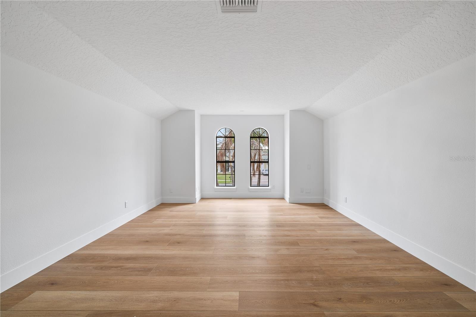 Image 72 of 78 For 812 Johns Point Drive