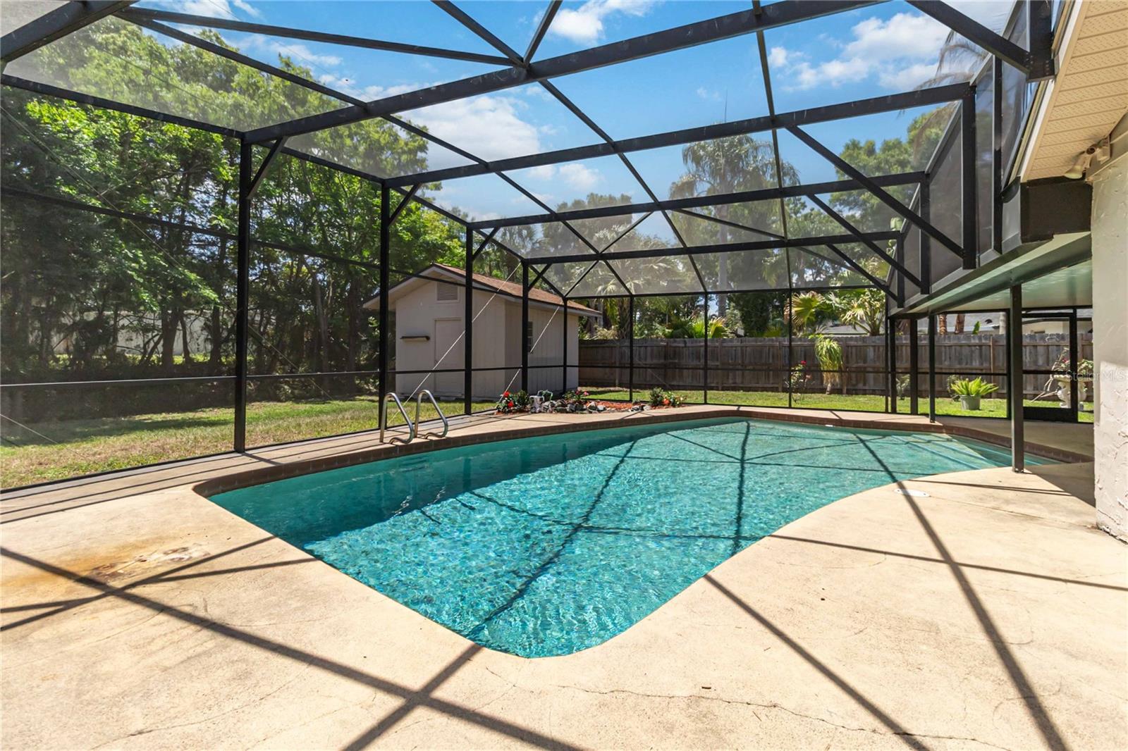 Image 26 of 46 For 332 Harbour Island Road