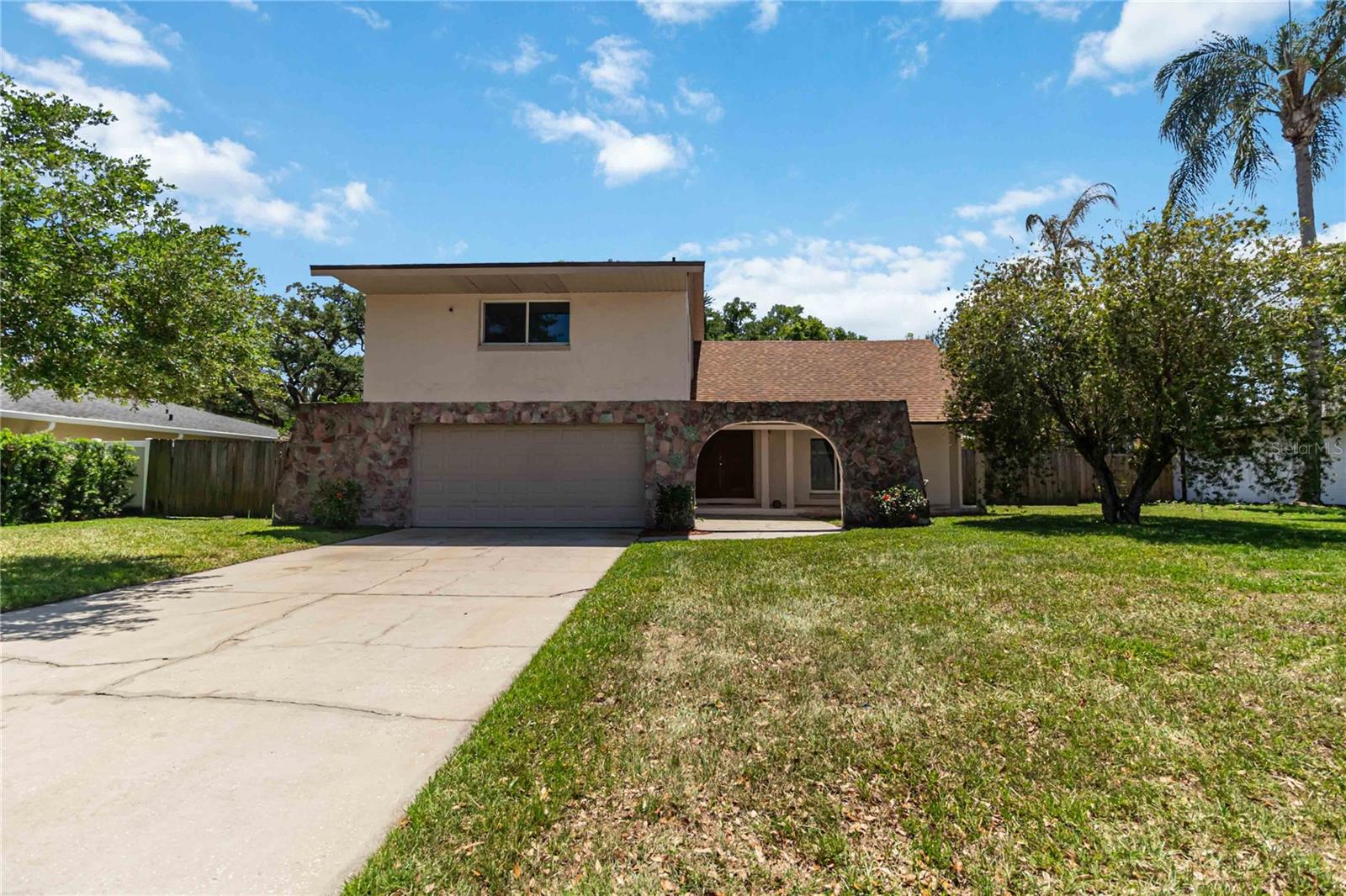 Image 3 of 46 For 332 Harbour Island Road