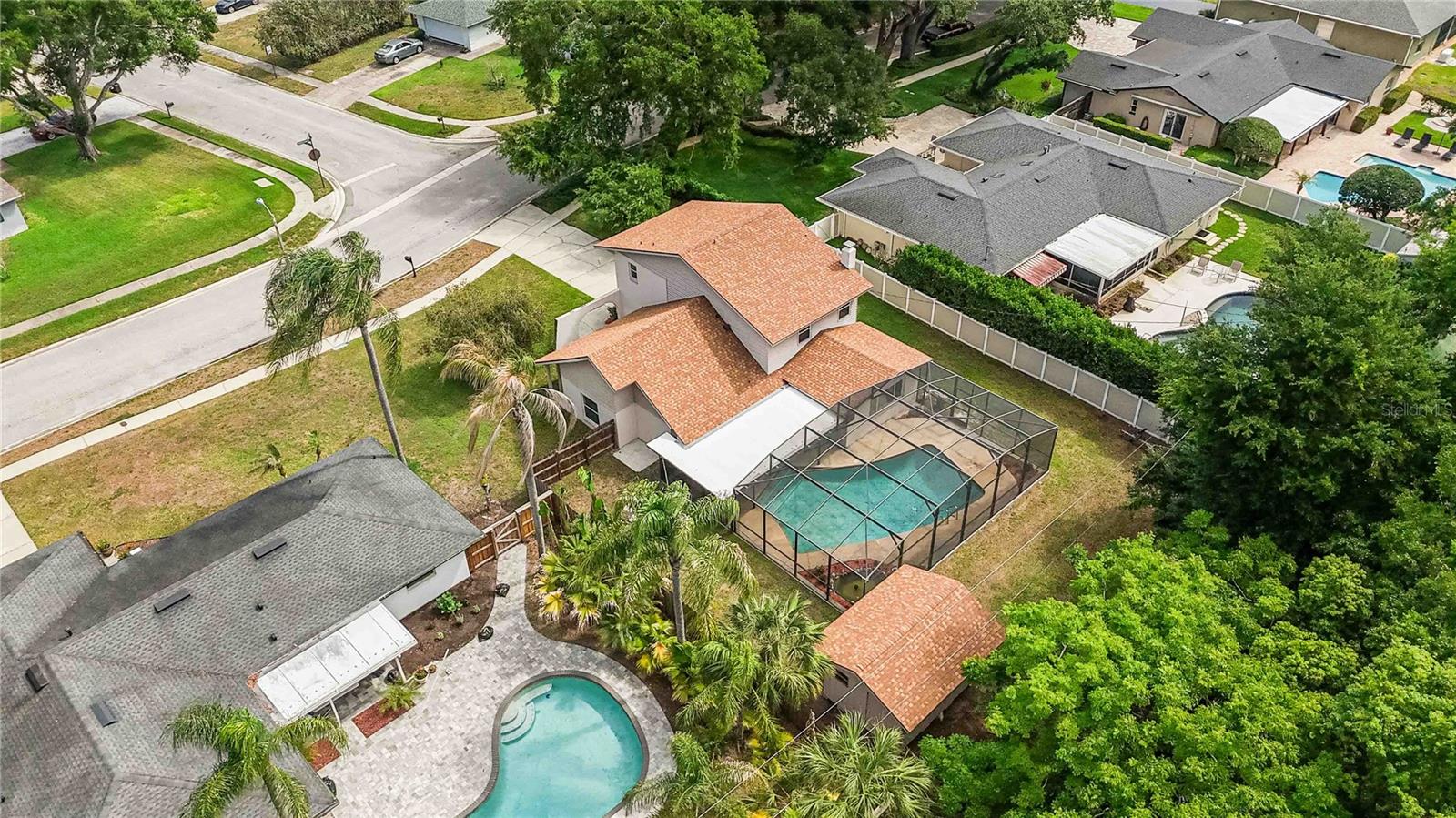 Image 37 of 46 For 332 Harbour Island Road