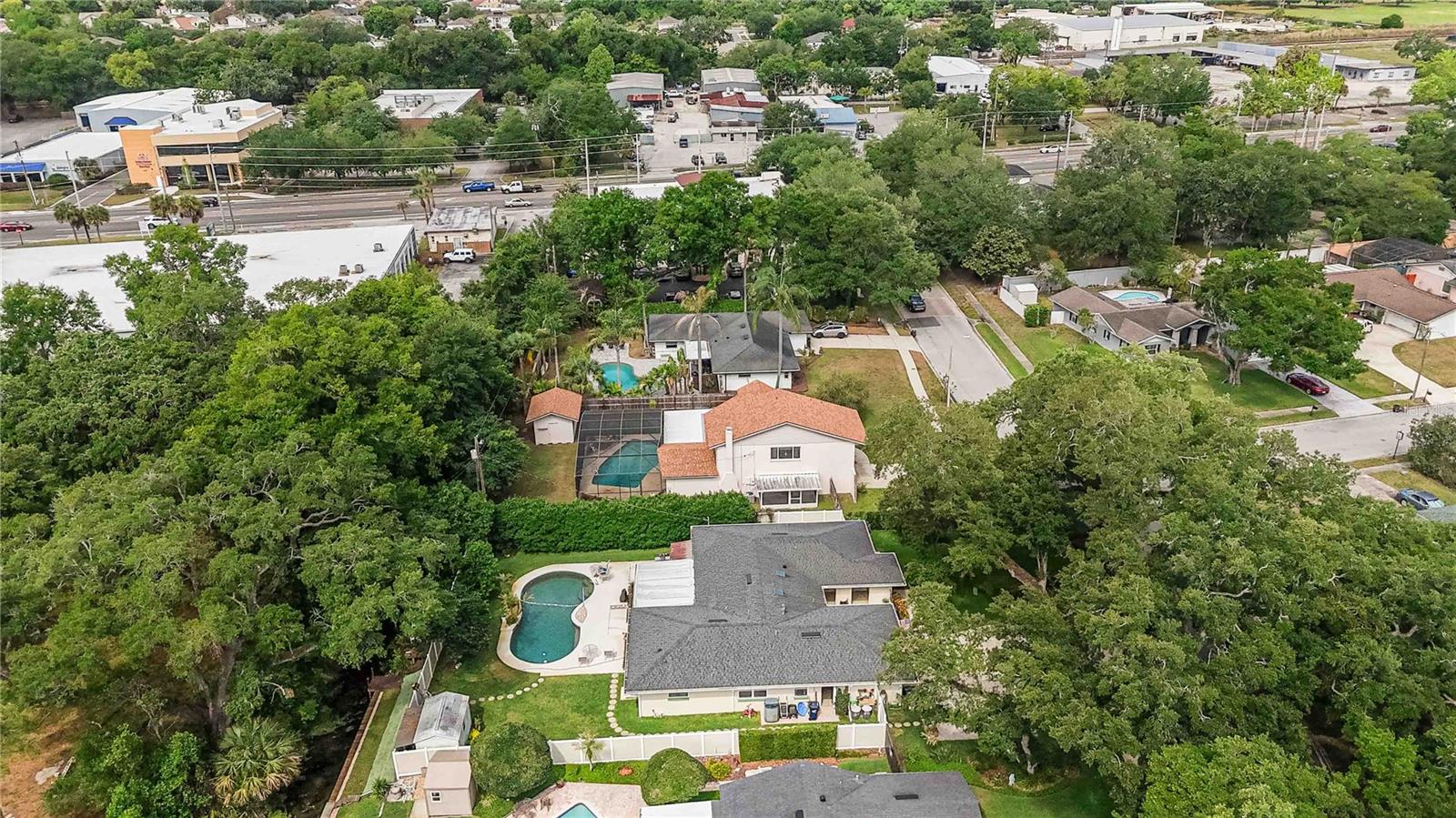 Image 39 of 46 For 332 Harbour Island Road