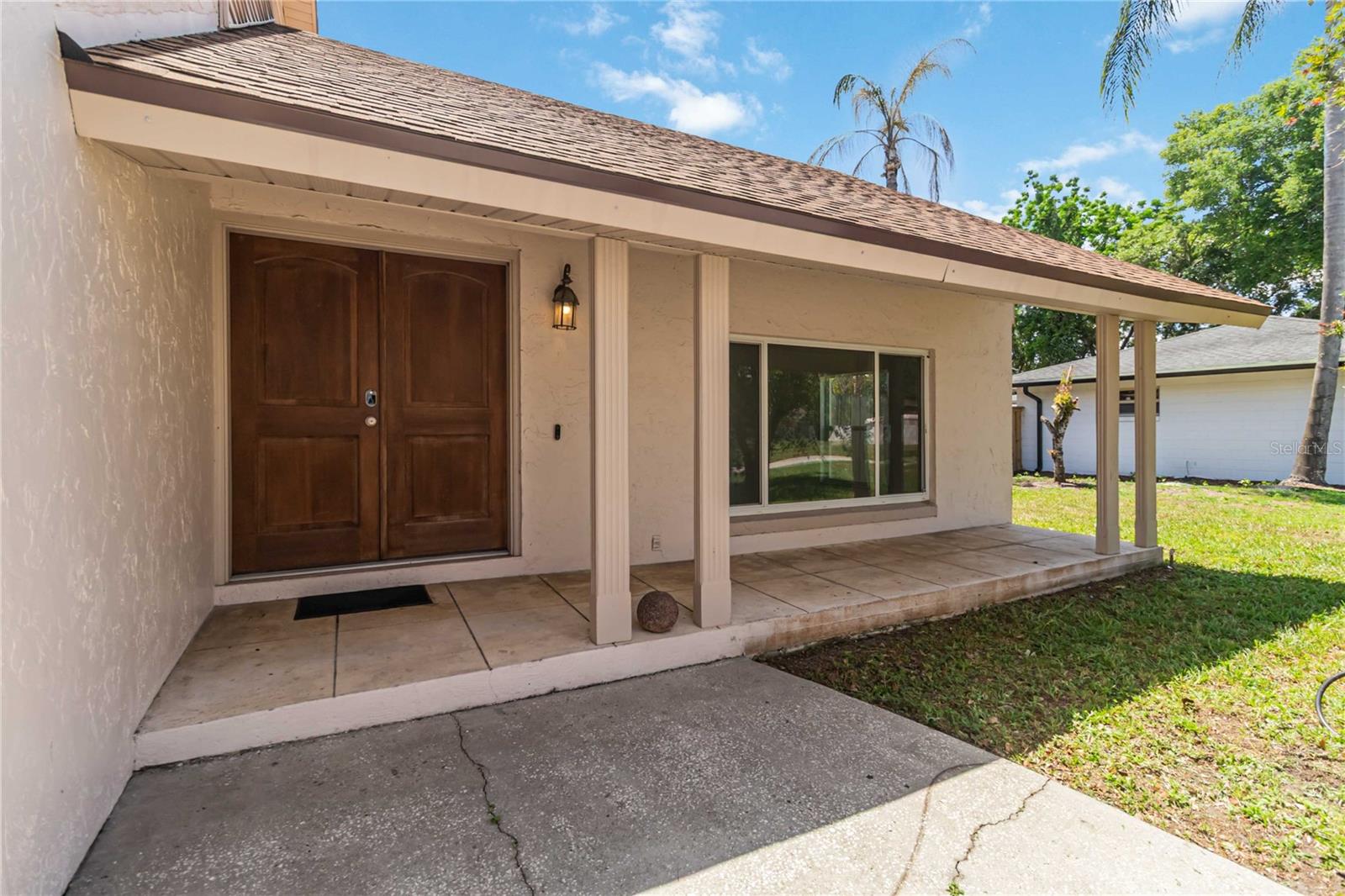 Image 5 of 46 For 332 Harbour Island Road