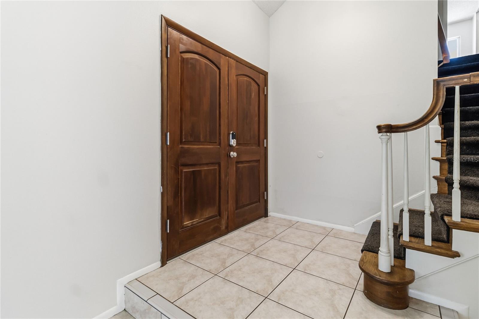 Image 6 of 46 For 332 Harbour Island Road