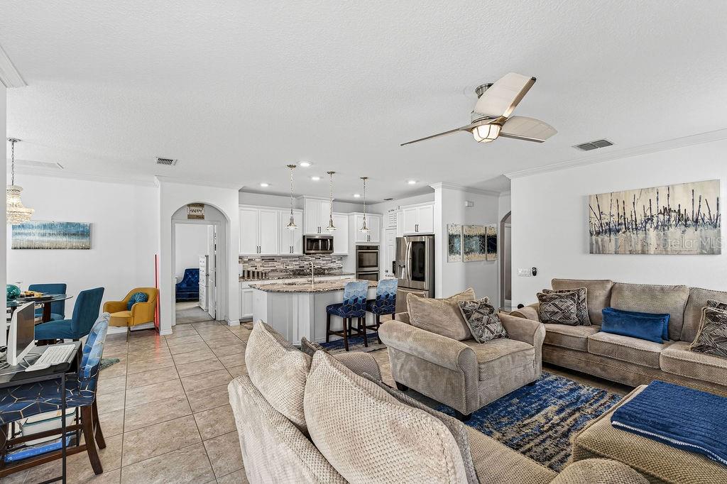 Image 10 of 53 For 3943 Green Sabal Drive