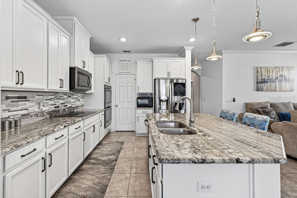 Image 13 of 53 For 3943 Green Sabal Drive