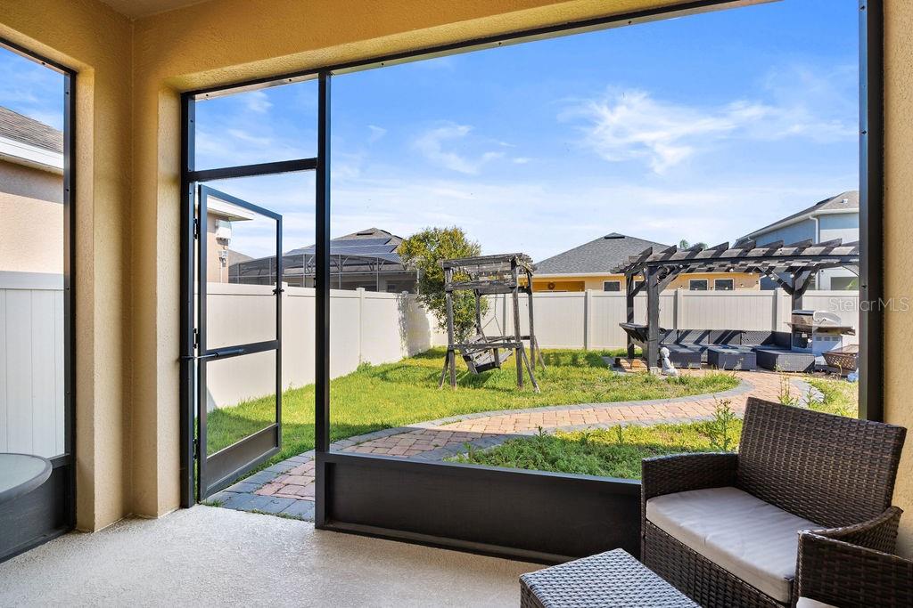 Image 33 of 53 For 3943 Green Sabal Drive