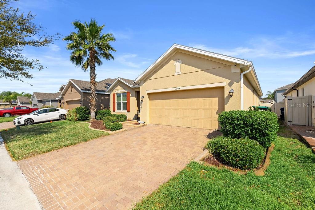 Image 5 of 53 For 3943 Green Sabal Drive