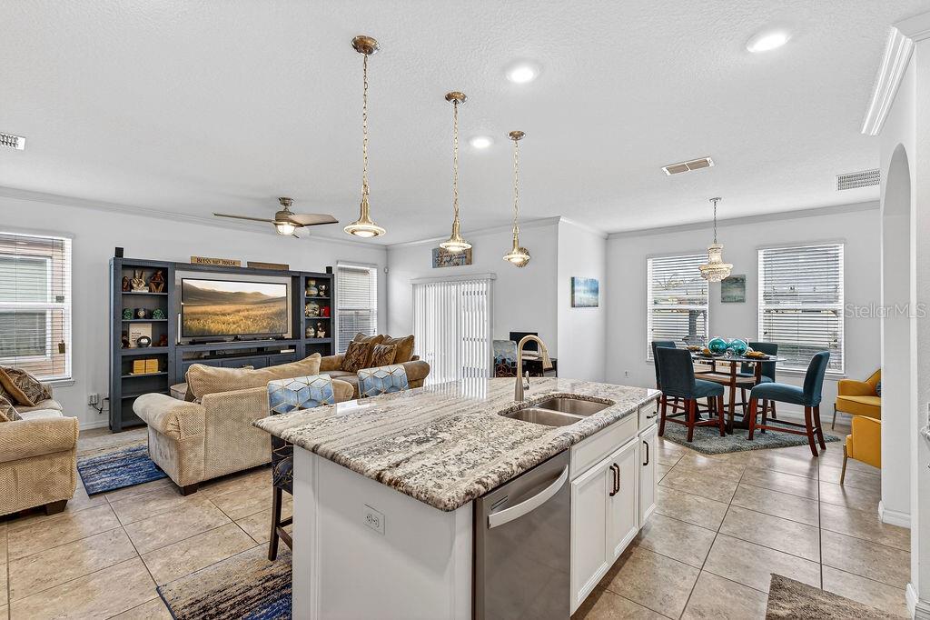 Image 8 of 53 For 3943 Green Sabal Drive