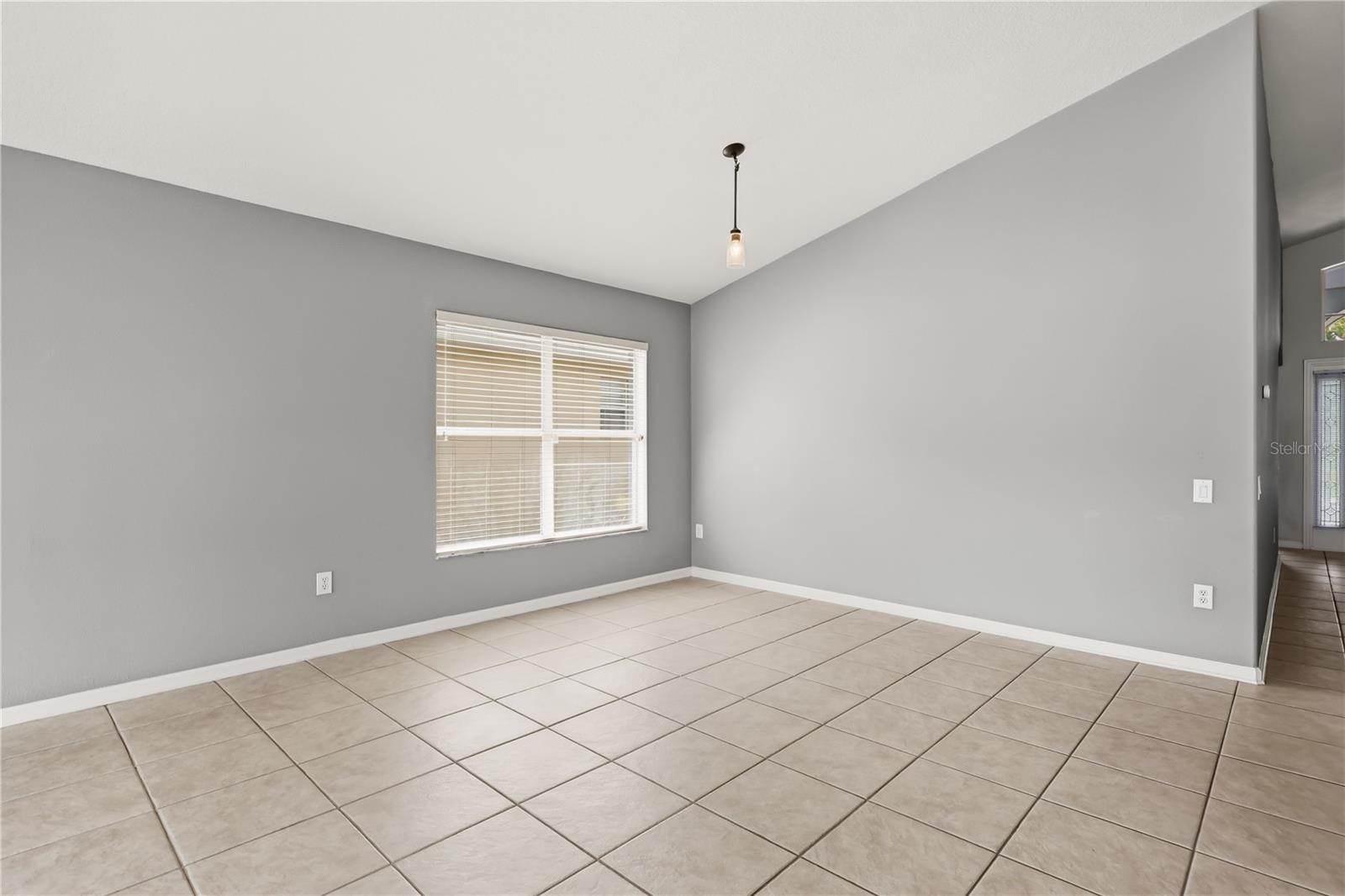 Image 11 of 46 For 3196 Stonehurst Circle