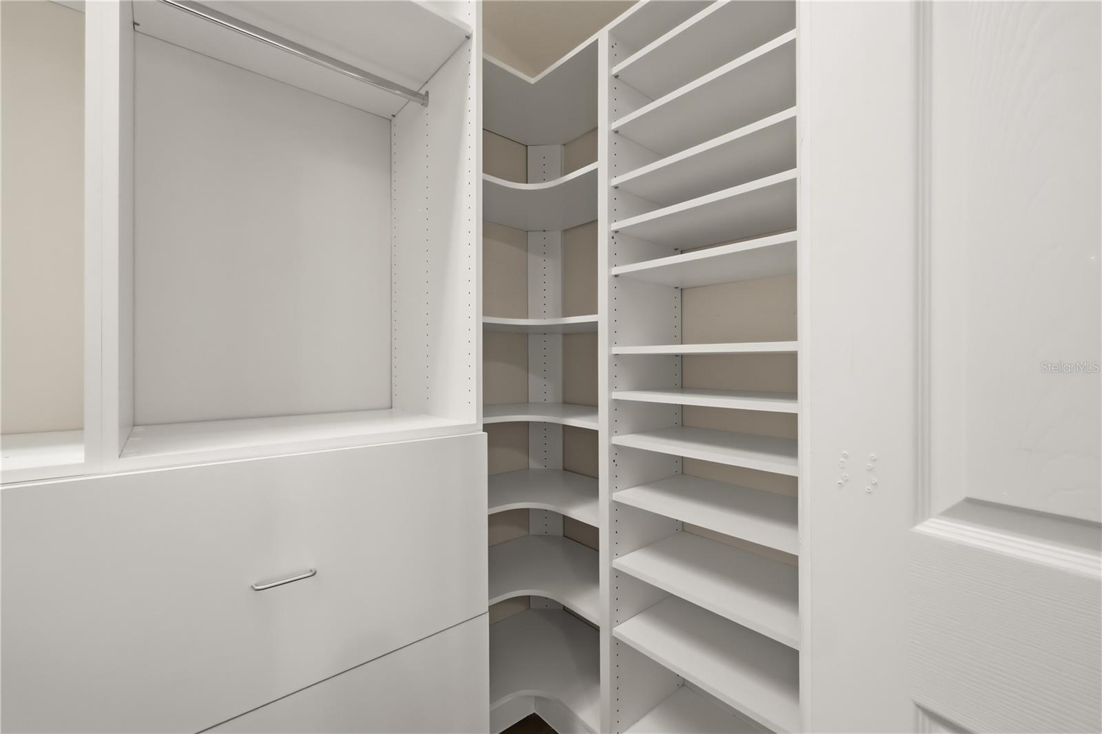 Image 17 of 46 For 3196 Stonehurst Circle