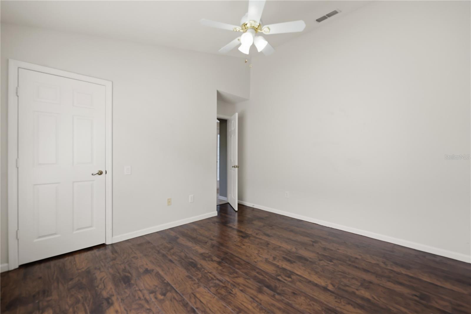 Image 24 of 46 For 3196 Stonehurst Circle