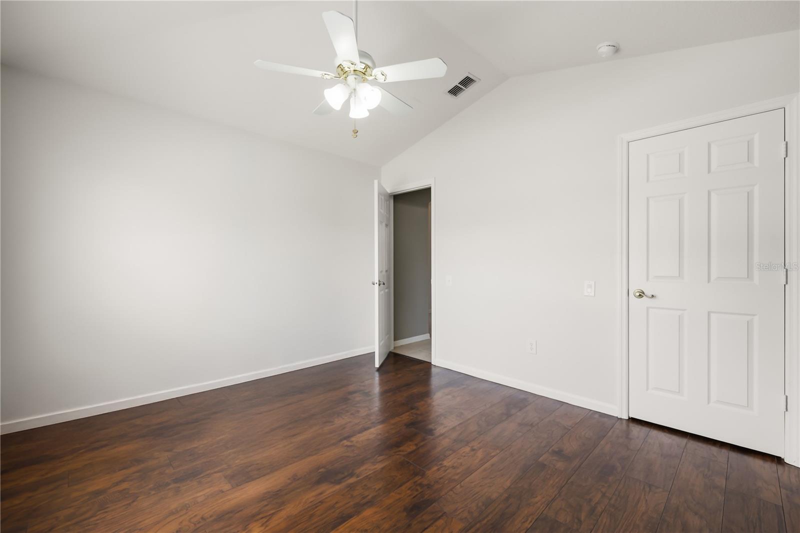 Image 28 of 46 For 3196 Stonehurst Circle