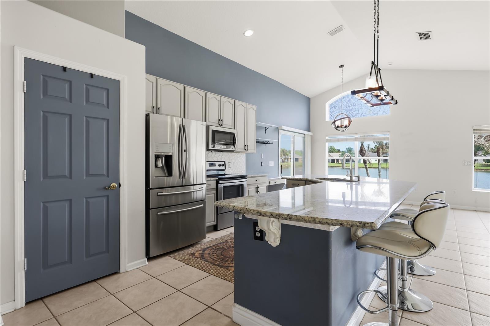 Image 4 of 46 For 3196 Stonehurst Circle