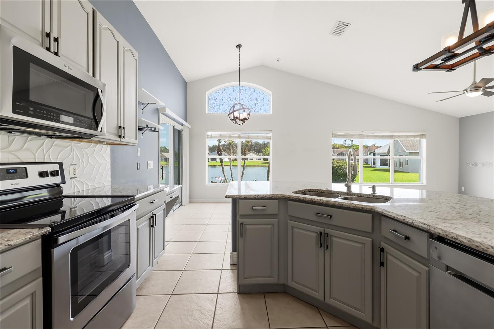 Image 5 of 46 For 3196 Stonehurst Circle