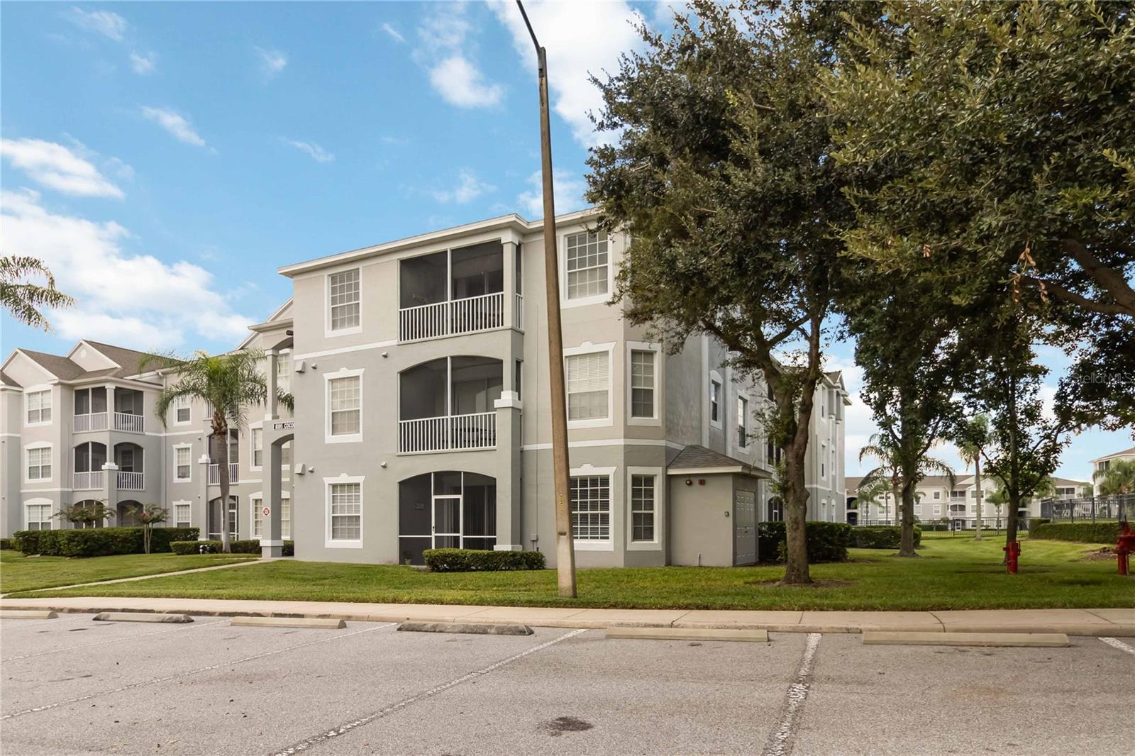 Image 2 of 45 For 8105 Coconut Palm Way 303