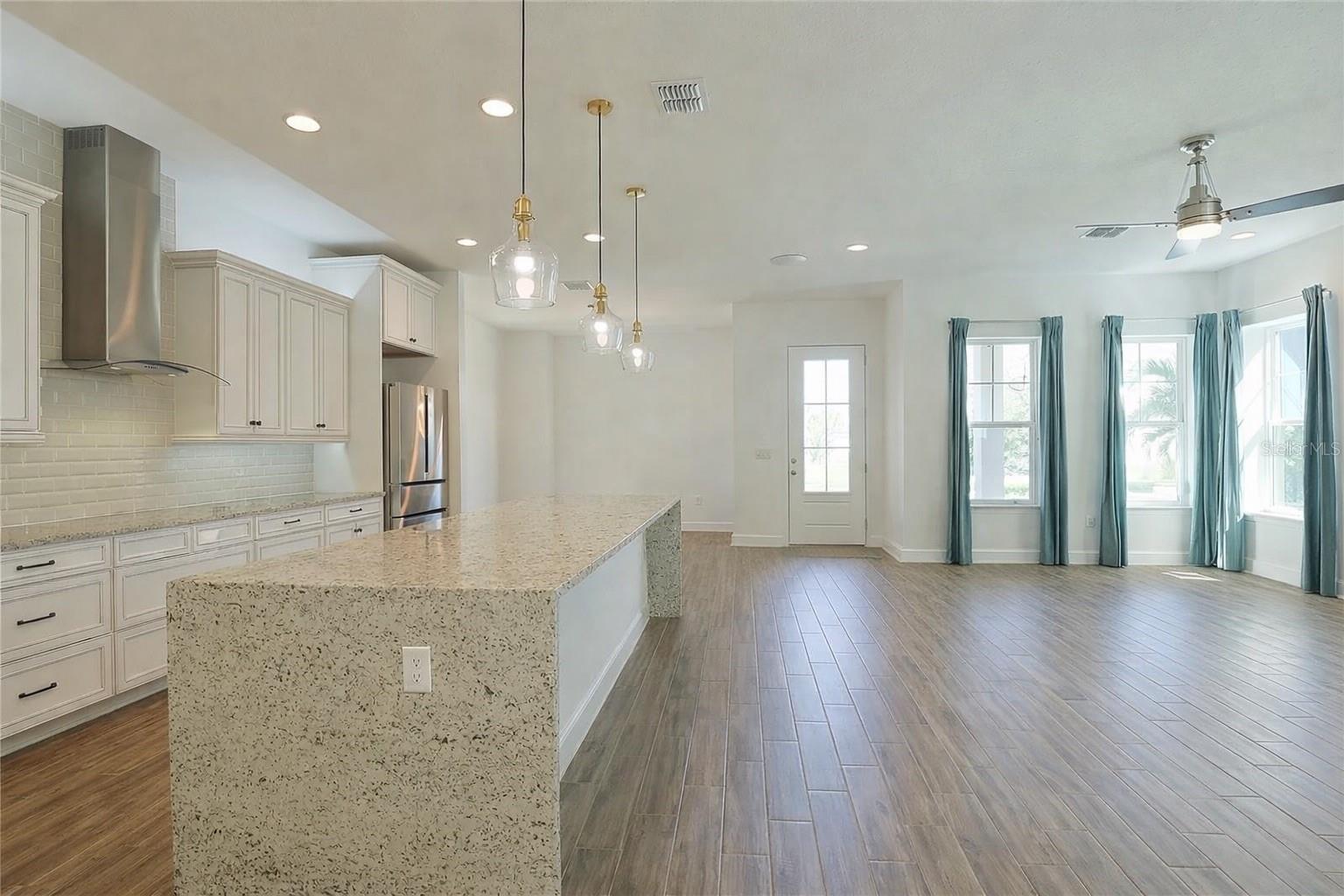 Image 6 of 43 For 7038 Arnoldson Street