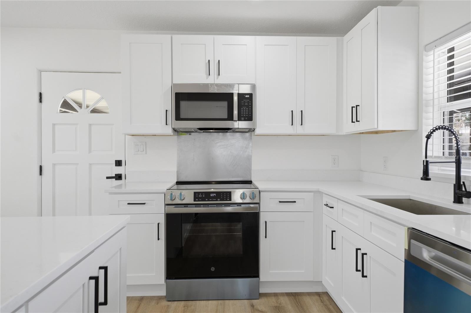 Image 10 of 45 For 405 Lake Fair Lane