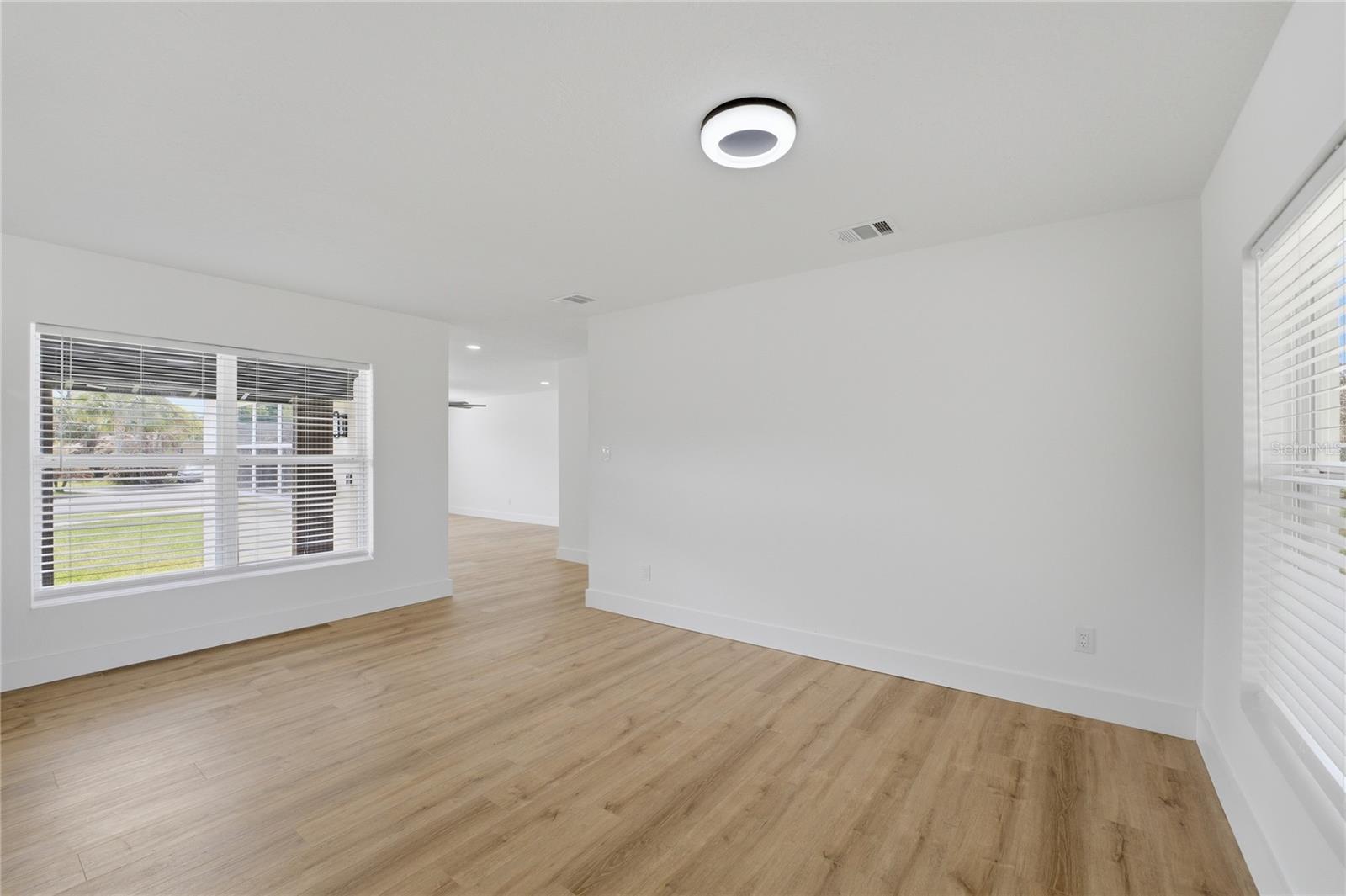 Image 13 of 45 For 405 Lake Fair Lane