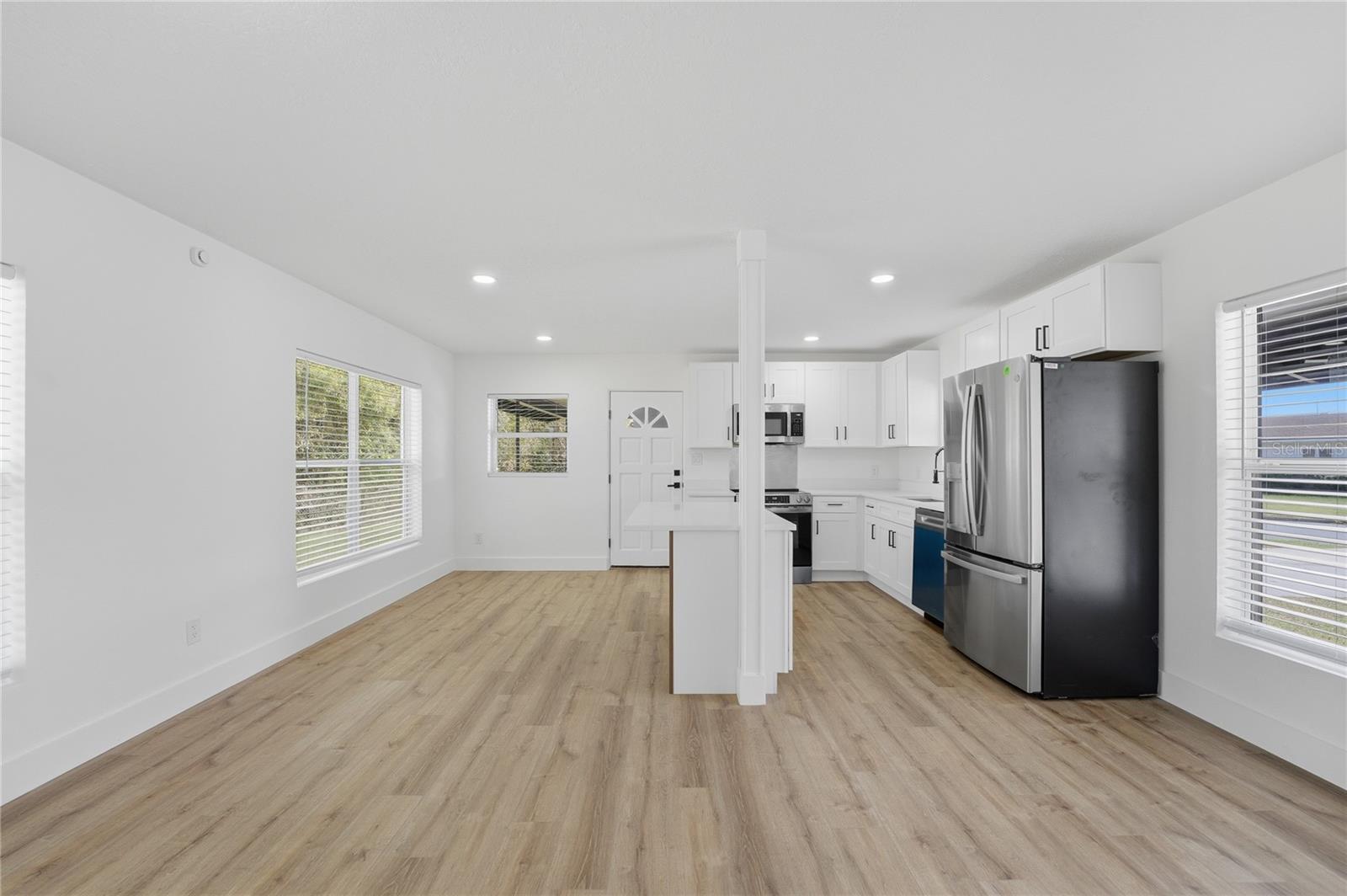 Image 15 of 45 For 405 Lake Fair Lane