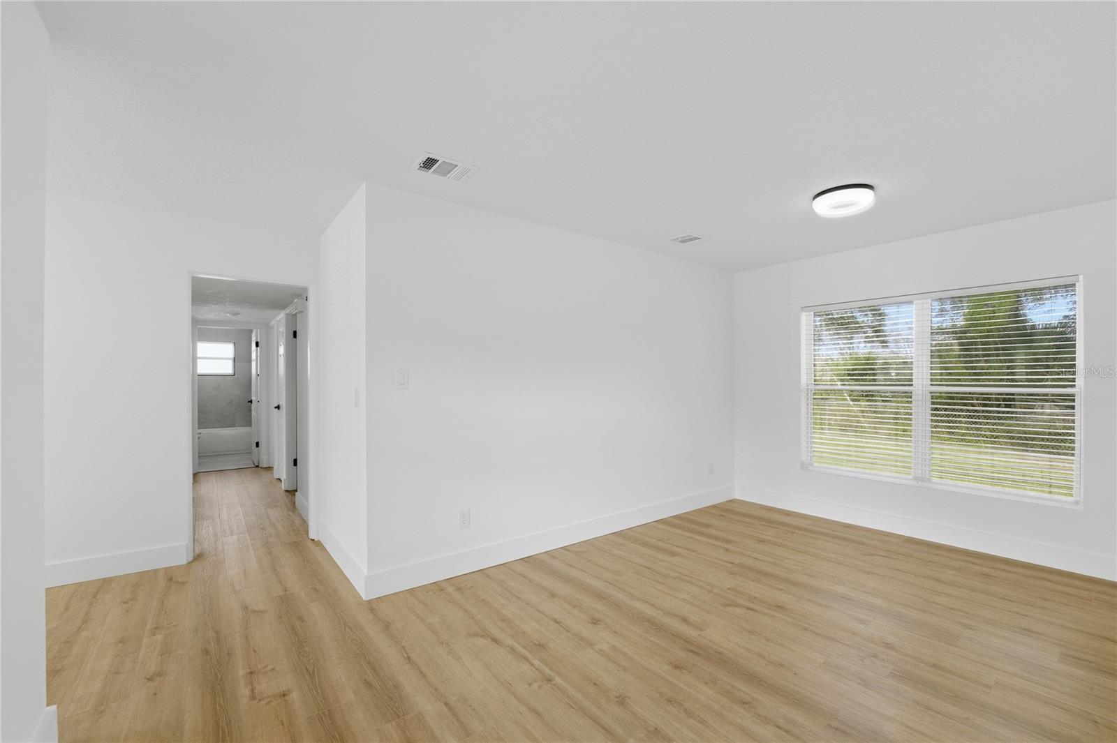 Image 17 of 45 For 405 Lake Fair Lane