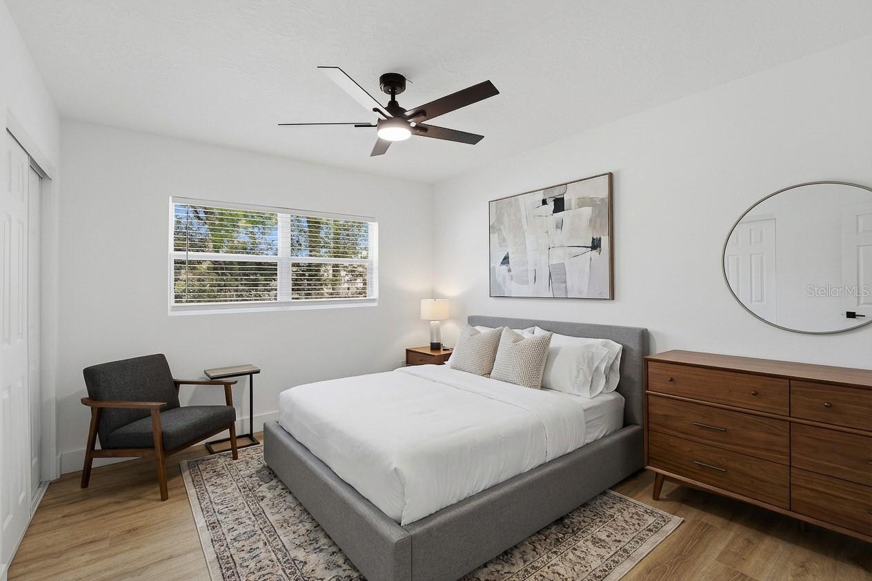 Image 32 of 45 For 405 Lake Fair Lane