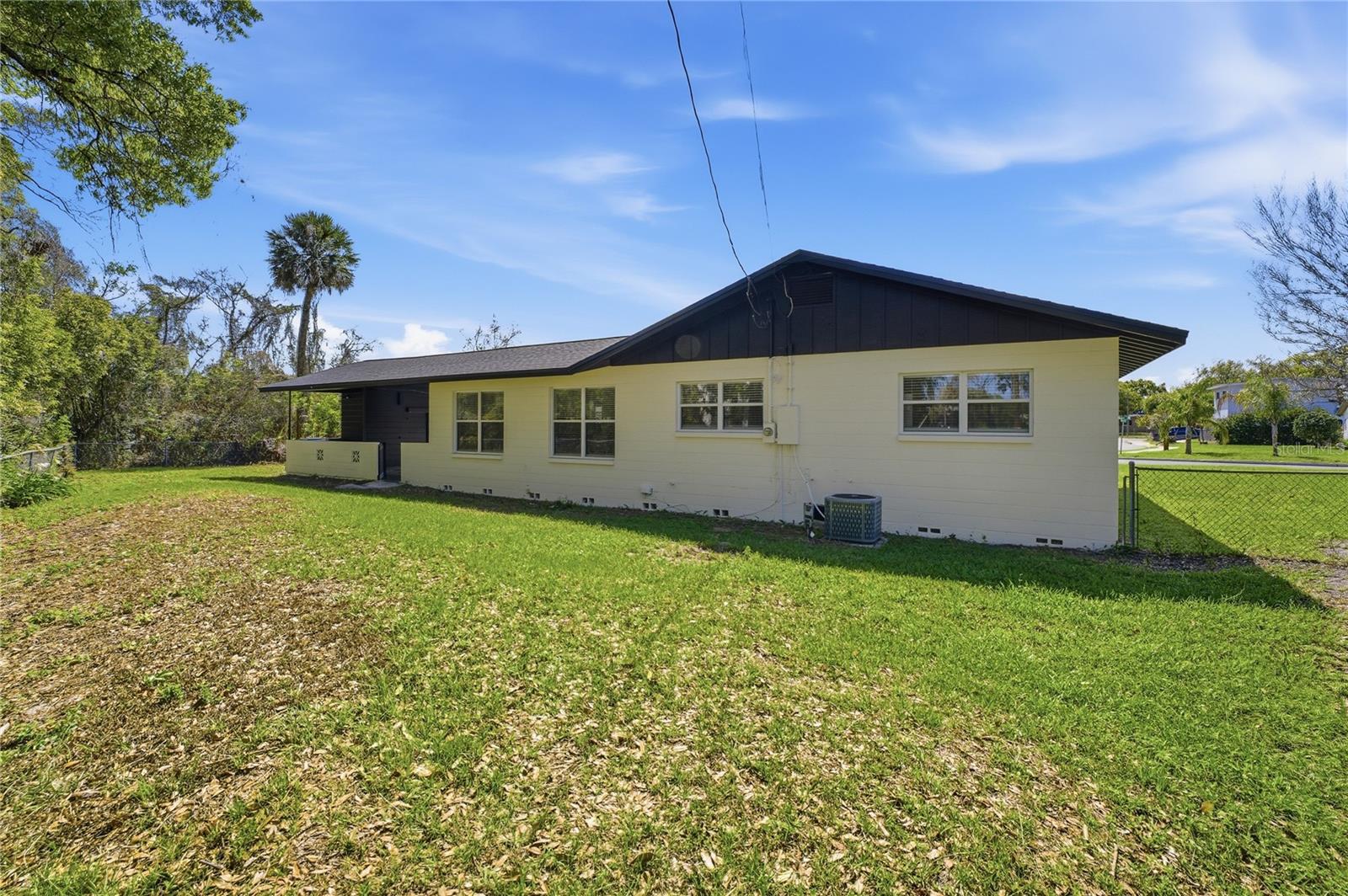 Image 37 of 45 For 405 Lake Fair Lane