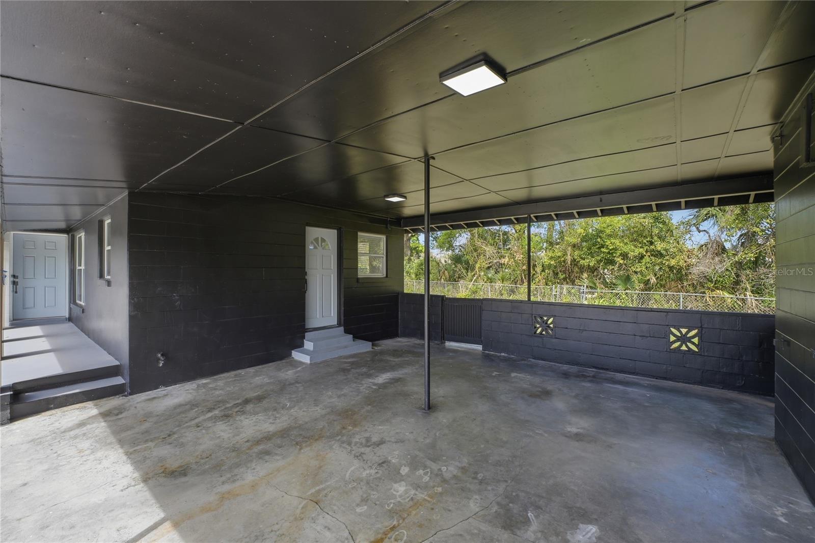 Image 39 of 45 For 405 Lake Fair Lane