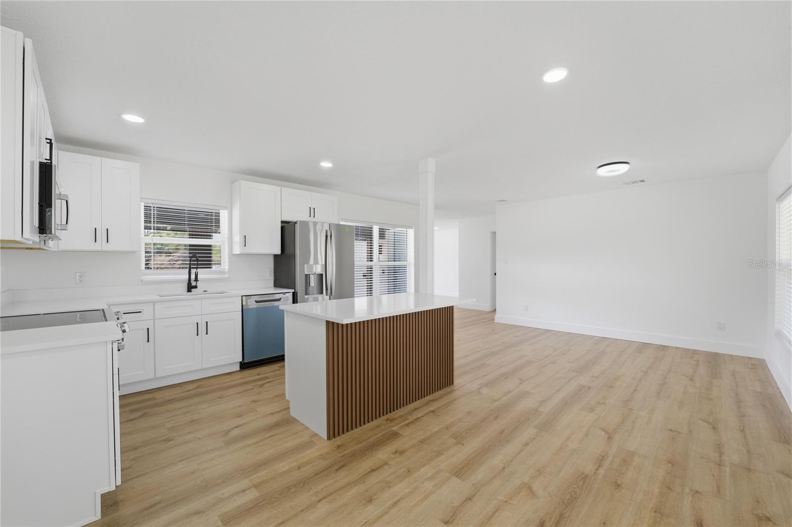 Image 5 of 45 For 405 Lake Fair Lane