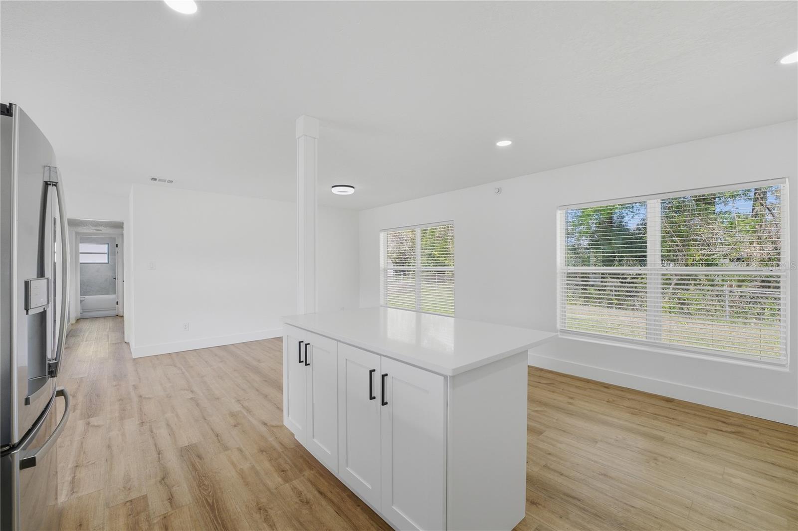 Image 8 of 45 For 405 Lake Fair Lane