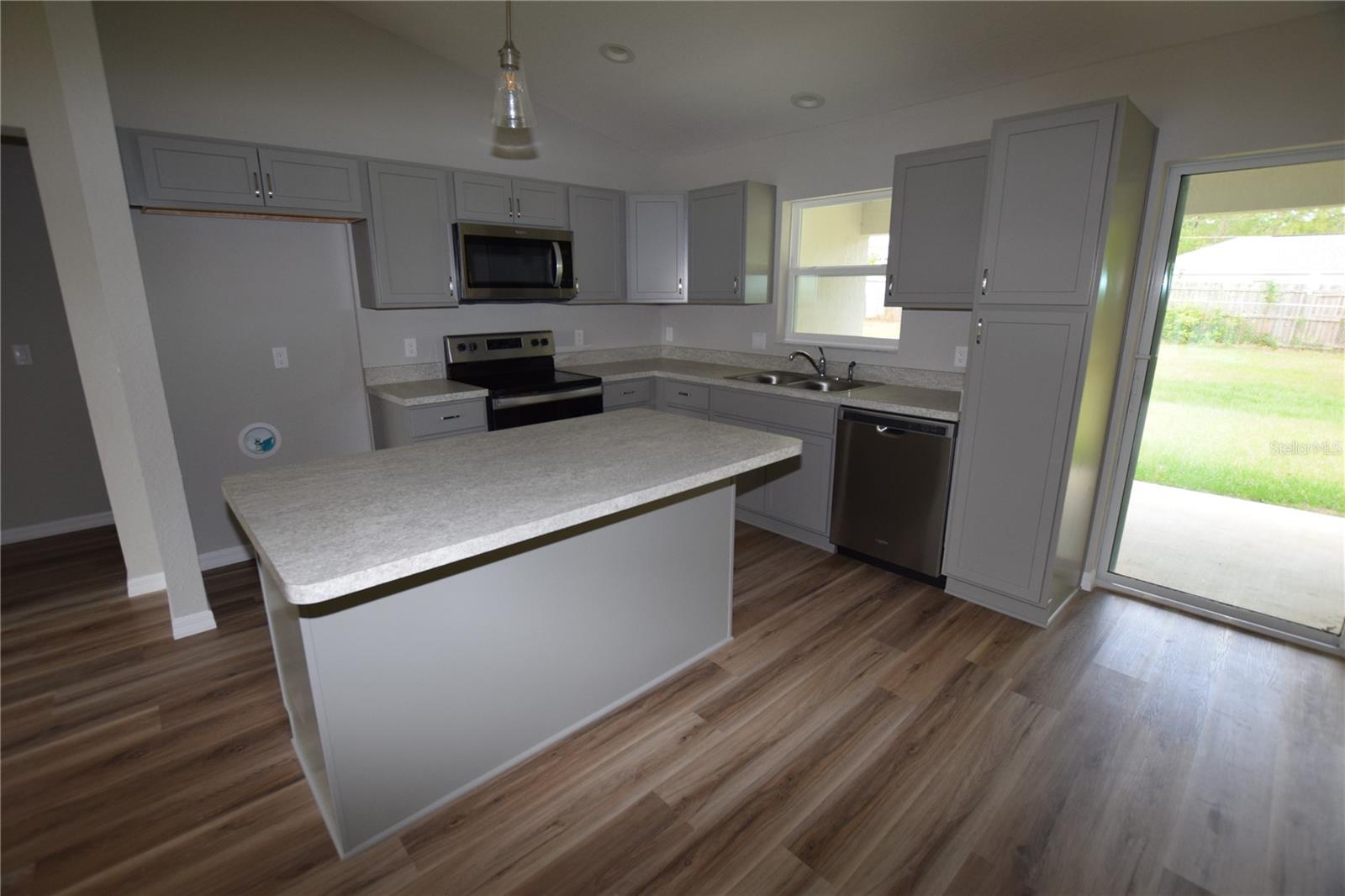 Image 12 of 23 For 21 Olive Circle