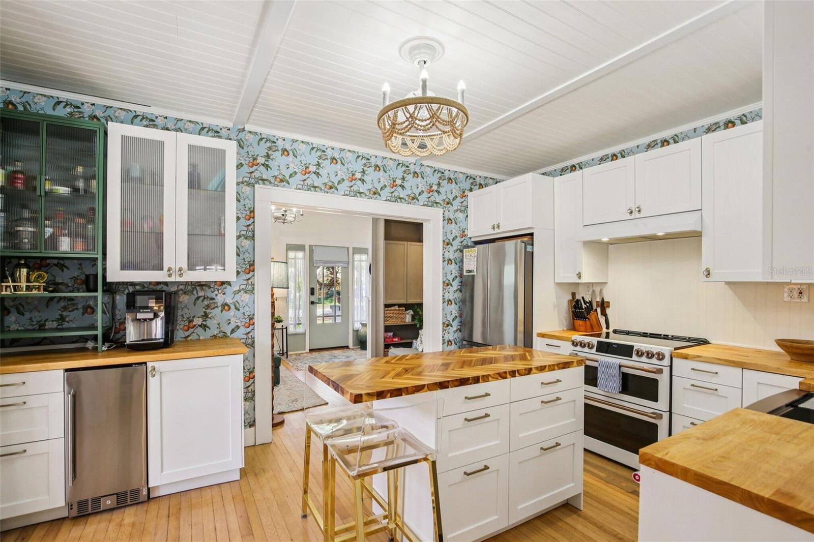 Image 10 of 47 For 1135 Marine Street