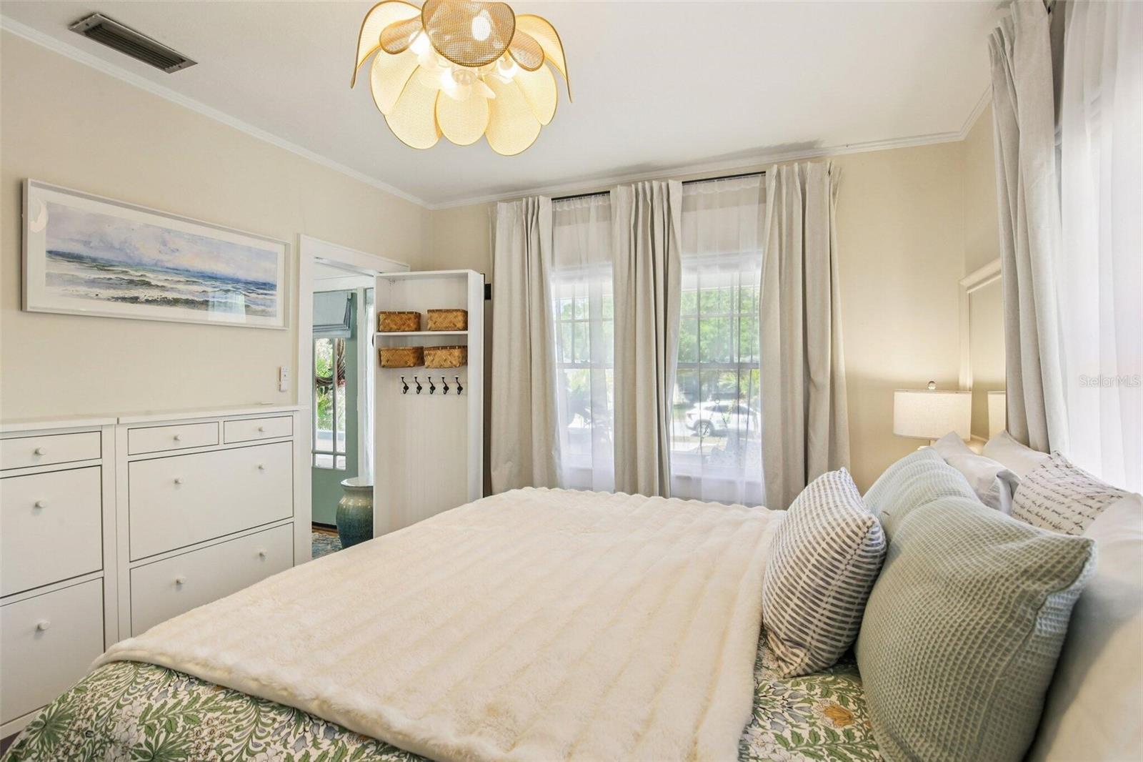 Image 14 of 47 For 1135 Marine Street