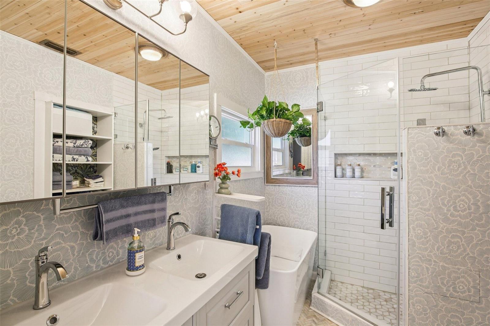 Image 15 of 47 For 1135 Marine Street