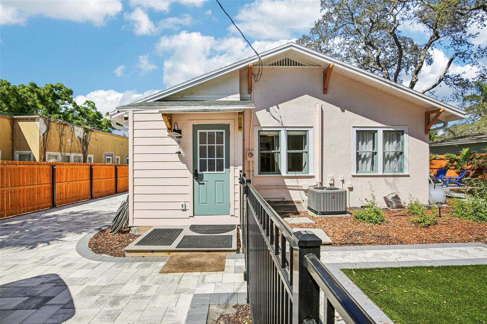 Image 30 of 47 For 1135 Marine Street