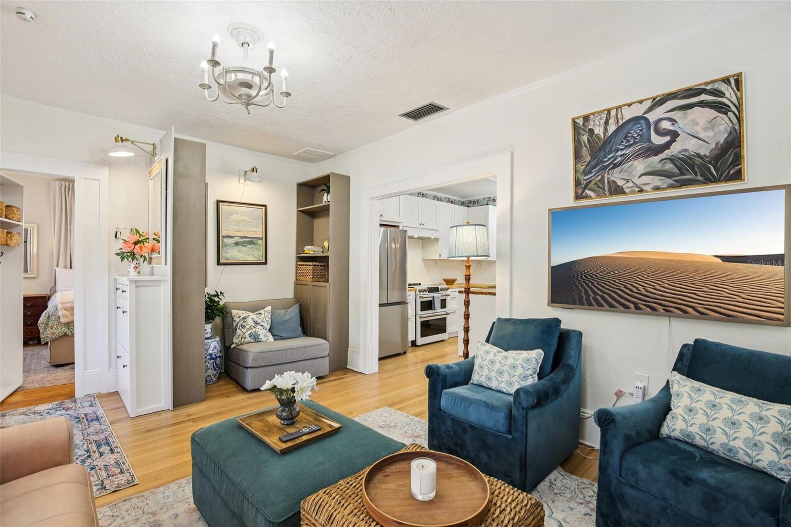 Image 6 of 47 For 1135 Marine Street