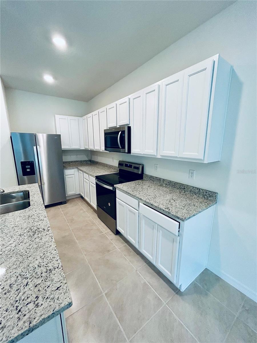 Image 4 of 21 For 1535 Lumber Avenue