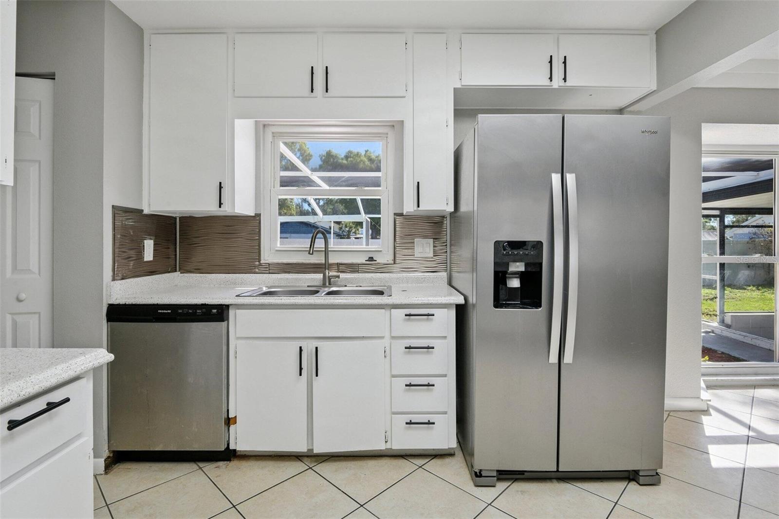 Image 11 of 25 For 7111 Gateway Court