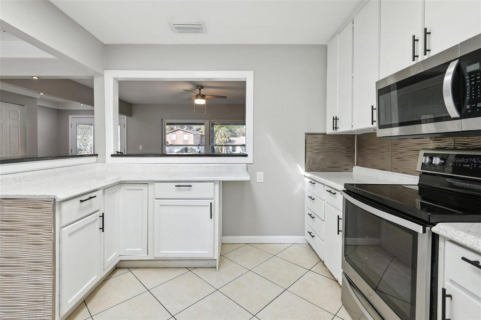 Image 12 of 25 For 7111 Gateway Court